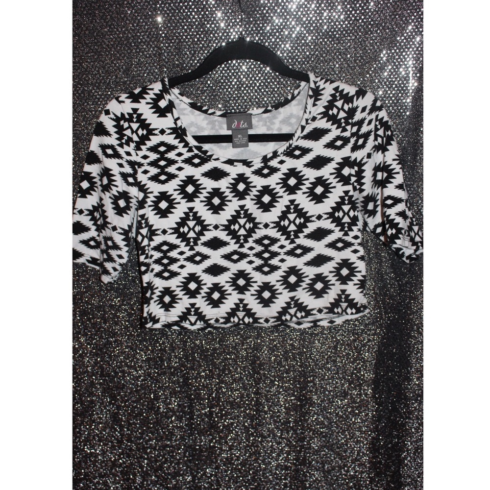 Dots XL Aztec crop top